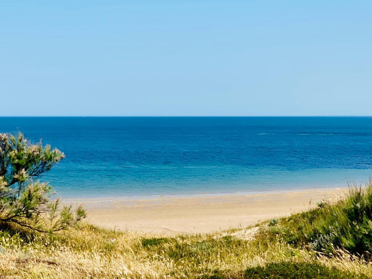 Charming House Close To The Plage Des Huttes Chaucre Exteriör bild
